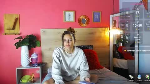 maria_turner1 online show from 05-25-26, 10:21