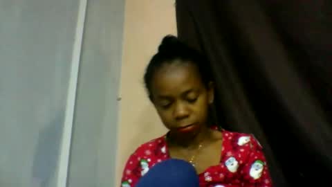 Snapshot of mariah642217 chatting on 05-12-26, 05:15 mariah642217 online show from 05-12-26, 05:15