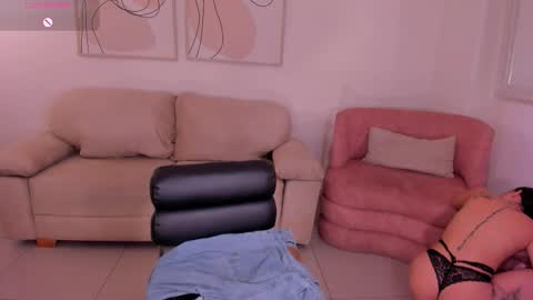 MARIA HERRERA  online show from 11-11-25, 09:59