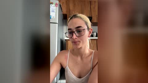 Snapshot of mariam_arango chatting on 03-17-26, 03:59 mariam_arango online show from 03-17-26, 03:59
