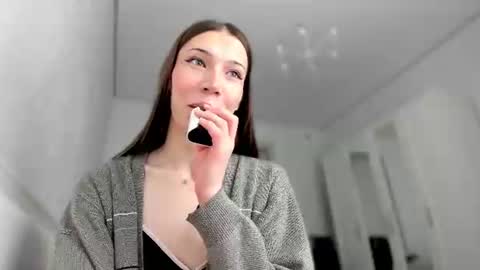 Snapshot of mariamceleste chatting on 06-16-26, 12:46 Mariam online show from 06-16-26, 12:46