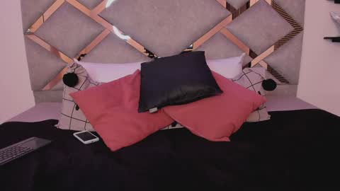 Marian online show from 02-07-25, 02:50