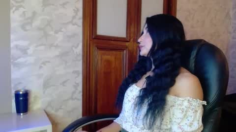 Mariana online show from 11-21-25, 11:31