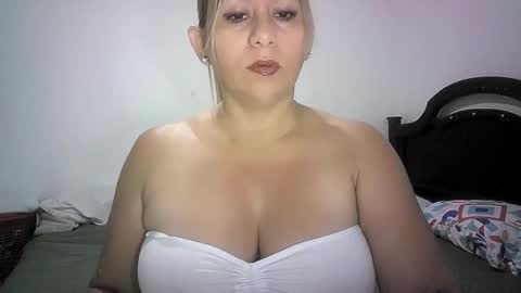 Snapshot of mariana995649 chatting on 05-09-26, 11:15 mariana995649 online show from 05-09-26, 11:15