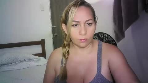 Snapshot of mariana995649 chatting on 06-20-26, 12:30 mariana995649 online show from 06-20-26, 12:30