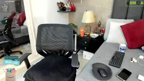 Mar y online show from 04-17-26, 03:26