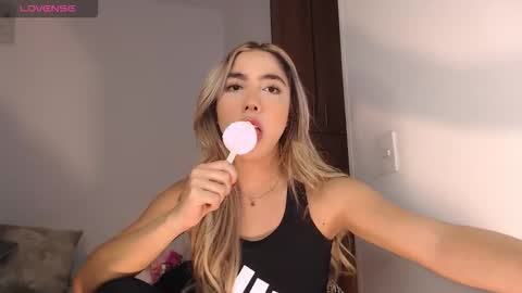 Mariana online show from 01-12-26, 06:13