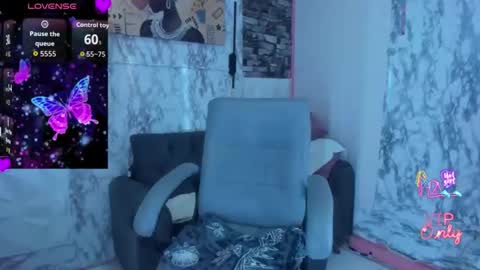 Snapshot of mariana_galviz chatting on 06-11-26, 12:19 Mariana online show from 06-11-26, 12:19