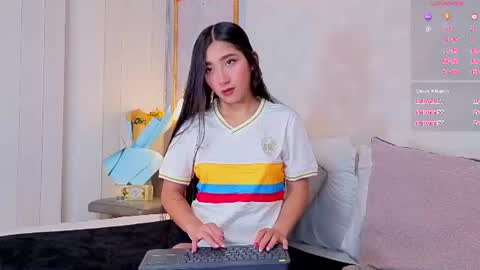 Snapshot of mariana_kalo chatting on 06-23-26, 11:19 Mariana online show from 06-23-26, 11:19