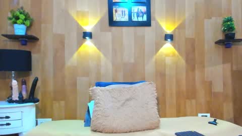 Mariana Angel online show from 02-18-25, 10:36