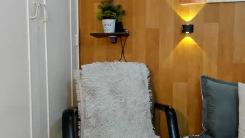 Mariana Angel online show from 10-20-25, 07:03