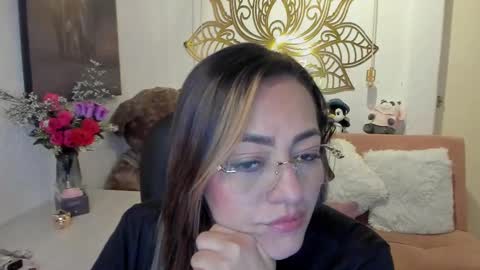 Mariana Lopez online show from 02-20-25, 06:17