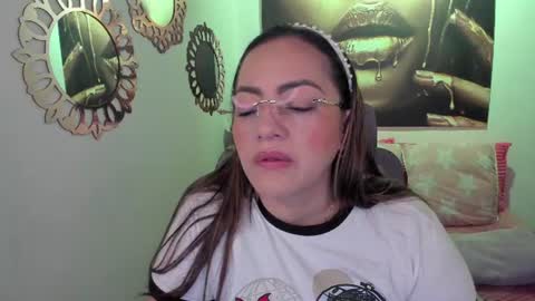 Snapshot of marianalopez81 chatting on 06-14-26, 11:51 Mariana Lopez online show from 06-14-26, 11:51