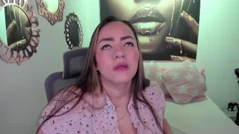 Snapshot of marianalopez81 chatting on 06-23-26, 12:08 Mariana Lopez online show from 06-23-26, 12:08