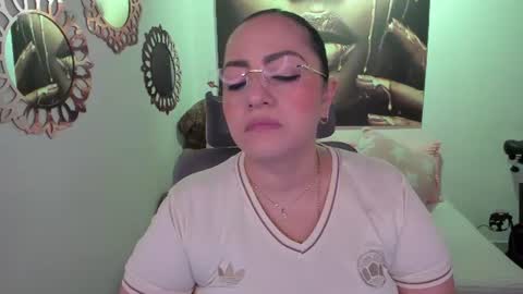 Snapshot of marianalopez81 chatting on 06-23-26, 10:30 Mariana Lopez online show from 06-23-26, 10:30
