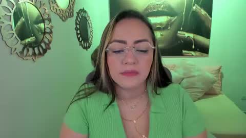 Snapshot of marianalopez81 chatting on 07-12-26, 12:34 Mariana Lopez online show from 07-12-26, 12:34