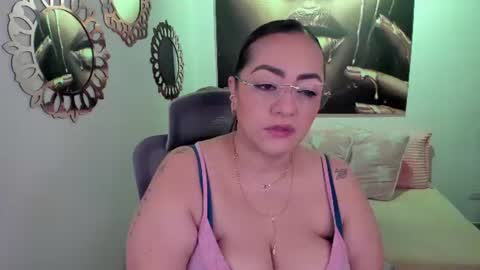 Snapshot of marianalopez81 chatting on 07-14-26, 12:02 Mariana Lopez online show from 07-14-26, 12:02