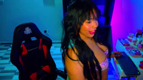 Snapshot of marianapradax chatting on 11-03-25, 05:09 Mariana Prada online show from 11-03-25, 05:09