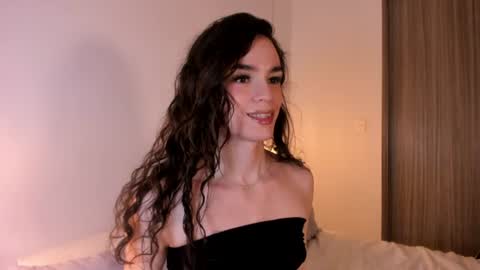 Snapshot of marianasynn_ chatting on 06-25-26, 12:21 online show from 06-25-26, 12:21