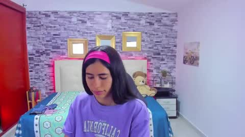 Mariana online show from 12-10-24, 01:22