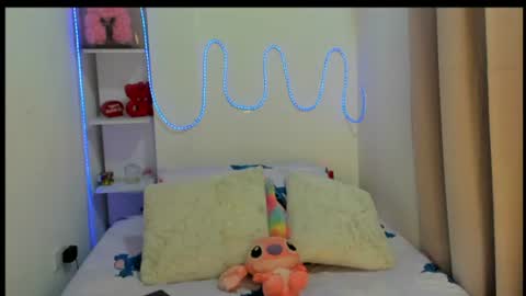 Snapshot of mariangel_3 chatting on 06-23-26, 01:14 Mariangel online show from 06-23-26, 01:14