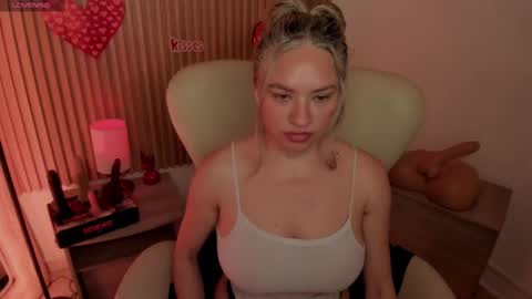 Marian Love  online show from 02-16-25, 05:04