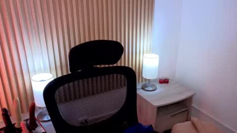 Marian Love  online show from 11-12-25, 10:37