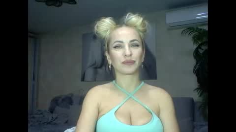 Snapshot of marianna1977 chatting on 02-12-25, 10:04 marianna1977 online show from 02-12-25, 10:04