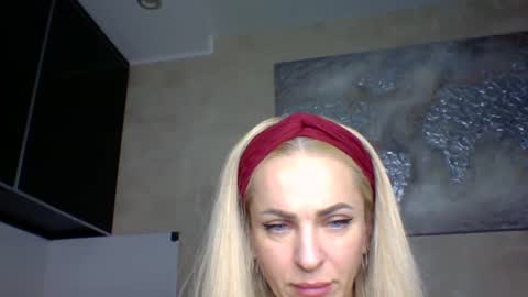 Snapshot of marianna1977 chatting on 03-08-25, 07:09 marianna1977 online show from 03-08-25, 07:09