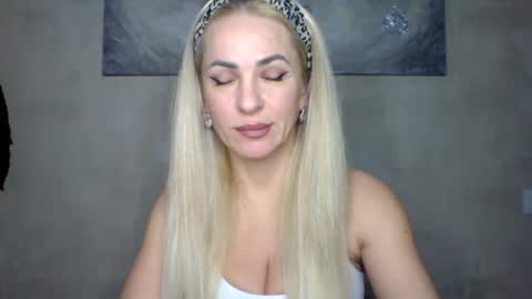 Snapshot of marianna1977 chatting on 03-11-25, 05:13 marianna1977 online show from 03-11-25, 05:13