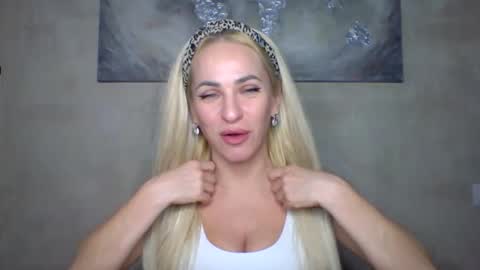 Snapshot of marianna1977 chatting on 03-11-25, 11:37 marianna1977 online show from 03-11-25, 11:37