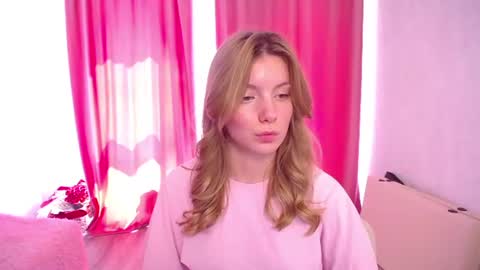 Snapshot of marianna_meow246 chatting on 07-06-26, 11:40 marianna_meow246 online show from 07-06-26, 11:40