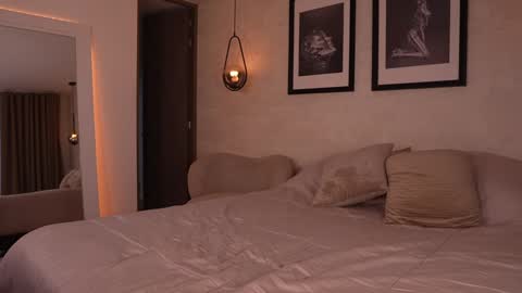 Snapshot of mariannacruzz chatting on 09-18-25, 10:34 MARIANA online show from 09-18-25, 10:34