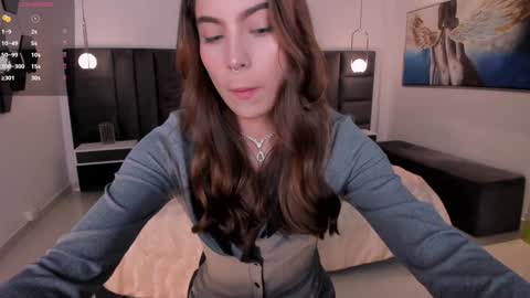 Snapshot of mariannelane1 chatting on 02-07-25, 09:48 Marianne online show from 02-07-25, 09:48