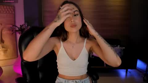 Snapshot of mariannelane1 chatting on 11-21-25, 09:24 Marianne online show from 11-21-25, 09:24