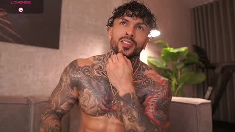 Snapshot of mariano_costa chatting on 06-12-26, 02:43 Mariano Costa online show from 06-12-26, 02:43