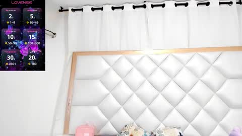 Snapshot of marianrosse chatting on 10-15-25, 09:04 marianrosse online show from 10-15-25, 09:04