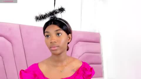 Snapshot of marianrosse chatting on 10-18-25, 07:36 marianrosse online show from 10-18-25, 07:36