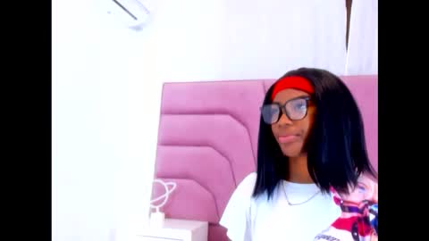 Snapshot of marianrosse chatting on 11-03-25, 07:48 marianrosse online show from 11-03-25, 07:48