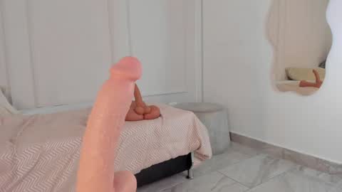 Maria Pettit online show from 01-22-25, 03:07