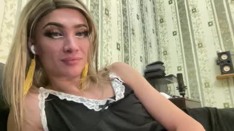 Mari online show from 12-17-25, 12:11