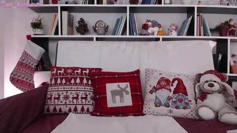 Snapshot of marie_antoinette62 chatting on 12-22-24, 05:53 Maria online show from 12-22-24, 05:53