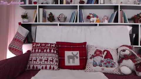 Snapshot of marie_antoinette62 chatting on 12-23-24, 03:12 Maria online show from 12-23-24, 03:12