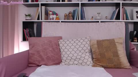 Snapshot of marie_antoinette62 chatting on 01-21-25, 06:54 Maria online show from 01-21-25, 06:54