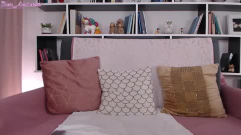 Snapshot of marie_antoinette62 chatting on 02-05-25, 03:31 Maria online show from 02-05-25, 03:31