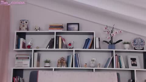 Snapshot of marie_antoinette62 chatting on 09-14-25, 03:00 Maria online show from 09-14-25, 03:00