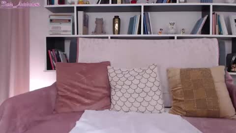 Snapshot of marie_antoinette62 chatting on 09-18-25, 06:15 Maria online show from 09-18-25, 06:15