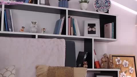 Snapshot of marie_antoinette62 chatting on 11-21-25, 10:30 Maria online show from 11-21-25, 10:30