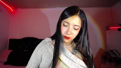 Nicolle online show from 12-02-24, 02:20