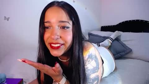 Nicolle online show from 12-29-24, 06:03